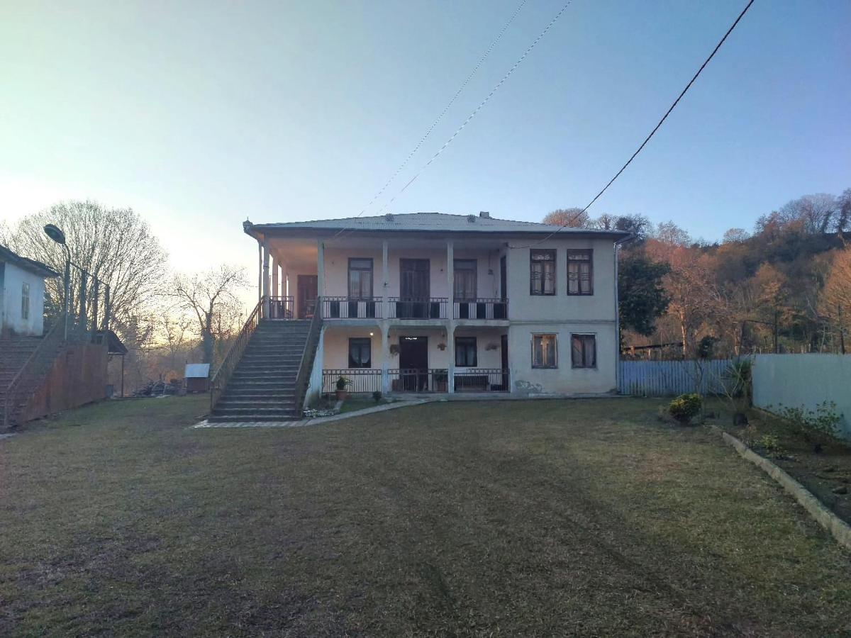 Гостевой Дом На Геджирке Tqvarcheli Exterior foto